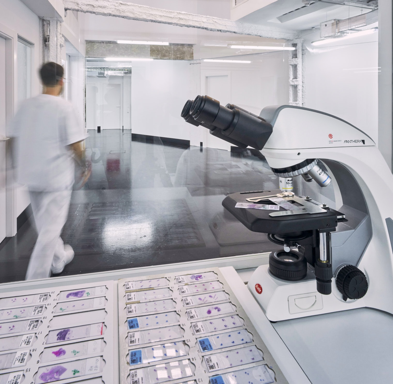 Equipo avanzado de anatomía patológica